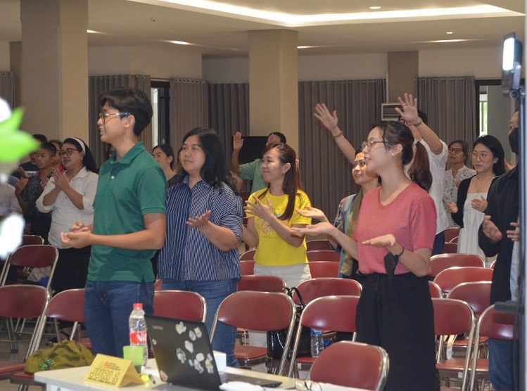 kaum muda lainnya PAKAI